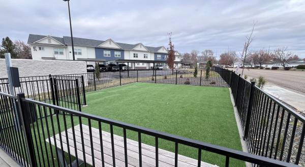$1,975 / 3br - 1285ft2 - Pet Friendly Community In Nampa!63794993375617123