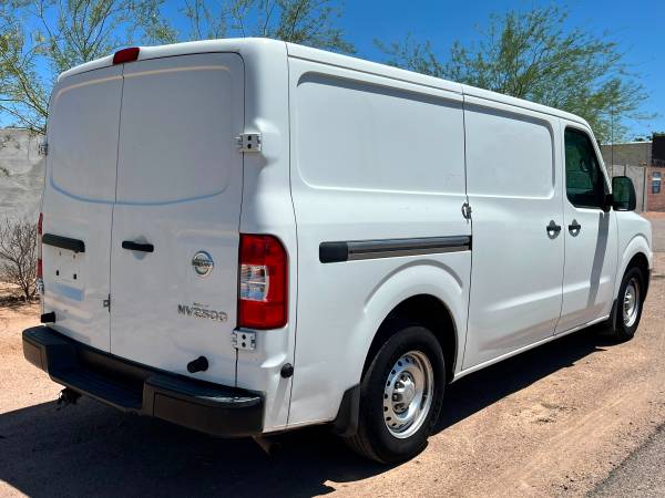 2020 Nissan NV - Photo 2