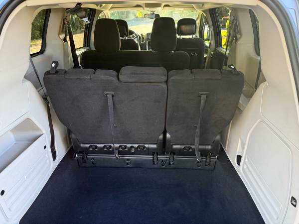 2017 Dodge grand caravan clean title!! - $5,850 (Lakewood)63617379757699124