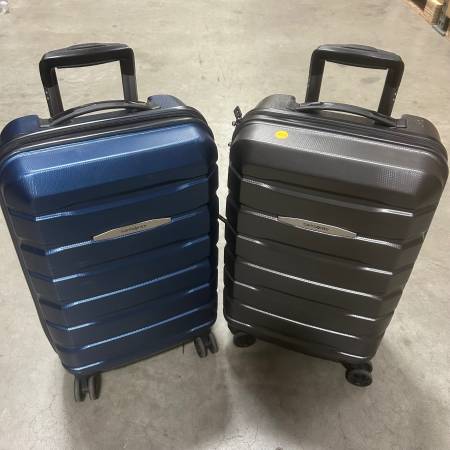 Samsonite New Carry On Luggage 1
