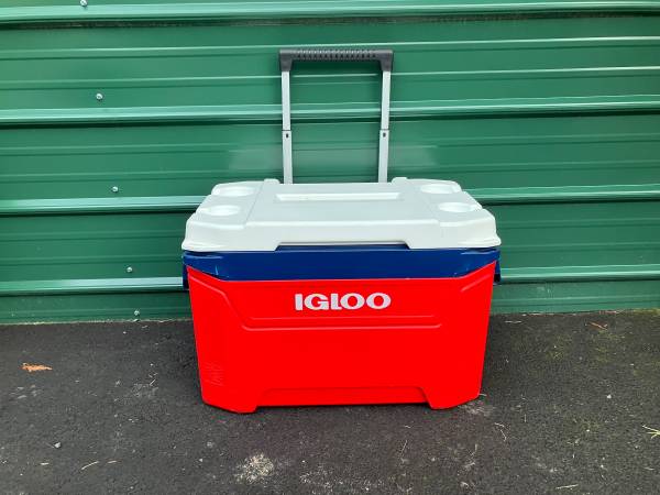 Igloo cooler 1