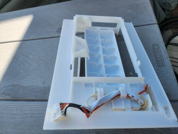 LG Ice Maker, new, broken arm upon delivery 1