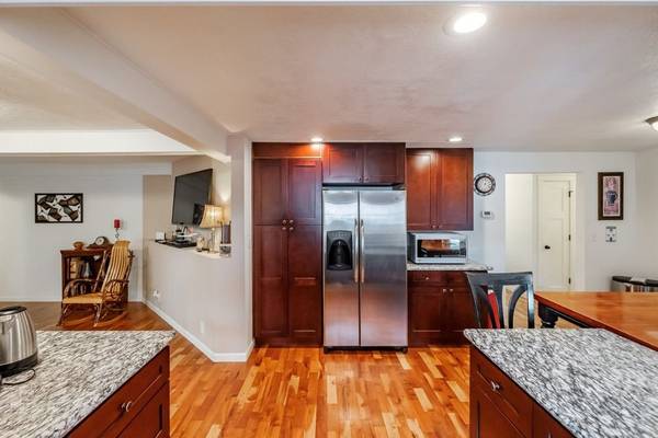 $629 / 1hab - ✨ Habitación privada amplia en casa compartida limpia – Disponible septiembre (Salem)63660394771713121