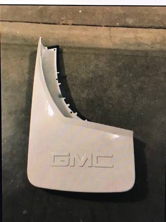 MUD GUARD 2014 2015 2016 2017 2018 GMC driver side AS NEW 1