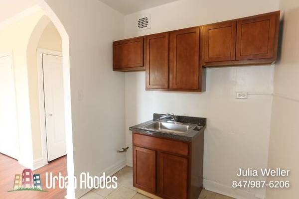 $1,250 / 400ft2 - $300 OFF FIRST MONTH'S RENT! Impressive Studio, 1 Bath in Ravenswood (Ravenswood)63918294623235122