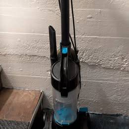 BISSELL UPRIGHT VACUUM 1