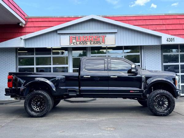 2023 Ford F-450 Super Duty - Photo 2