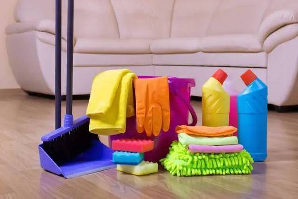 >>House CLEANING wanted<< 1