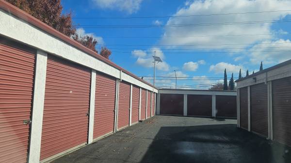 $48 / 25ft2 - Orangeburg Mini Storage Home Of The 1 Yr Rate Lock Drive Up 5x5 $43.00 (Modesto)63762983264899123