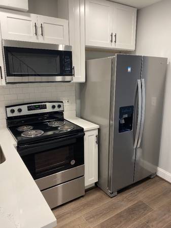 $650.00 / 1br - $650 Room for Rent (Share Bath) 3908 Claremont St63694853904513122