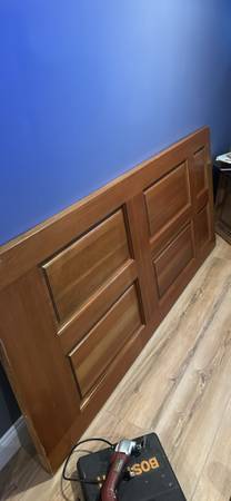 Solid oak door, very heavy. 36 incues wide 1