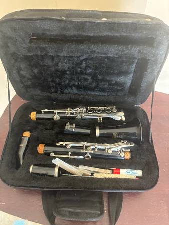 Bundy Clarinet with Case 1