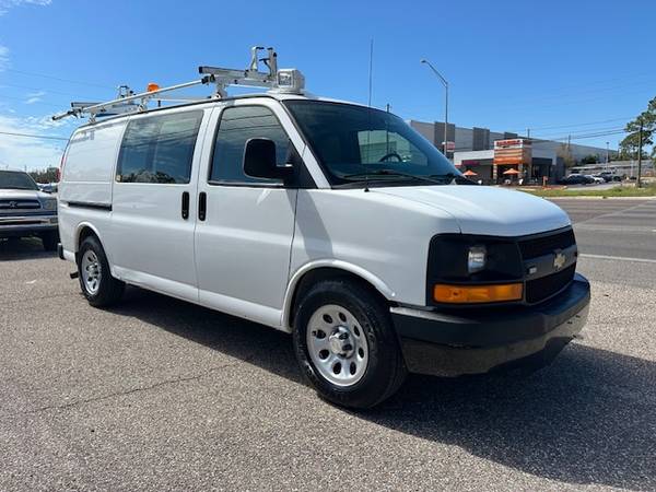 2013 CHEVROLET EXPRESS 1500 AWD V8 5.3 L FURGÓN DE CARGA TOTALMENTE EQUIPADO - $13,900 (40081 US HWY 19 N TARPON SPRINGS, FL 34689)63443649715969124