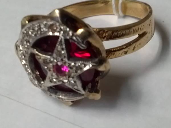 14 Kt Yellow Gold Ruby Diamonds Star & Crescent Vintage Ladies Ring 1