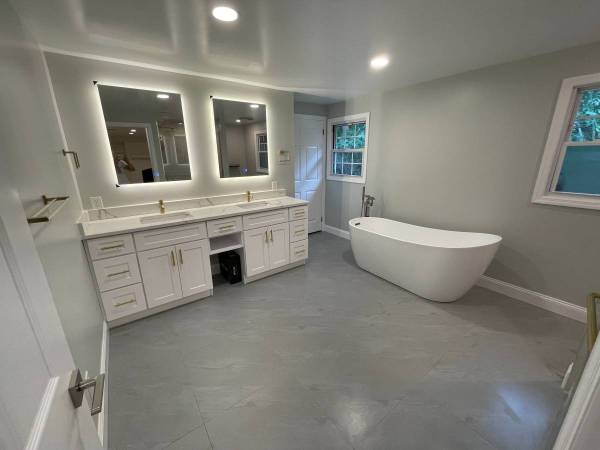 $1,325 Renovated modern house w/ water view & close to Darien train station (Darien)63945632858882120