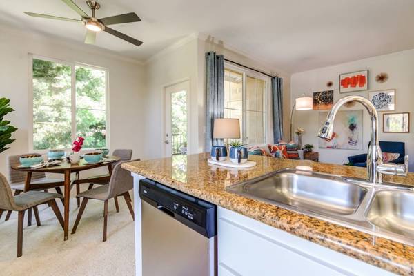 $2,470 / 1br - 669ft2 - 1 bedroom, in Vista CA, Spacious Walk-in Closets (1850 Thibodo Rd, Vista, CA)63663957570819122