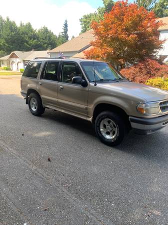 1998 Ford Explorer 4D SUV 4WD - $2,500 (Puyallup)63617194515457122