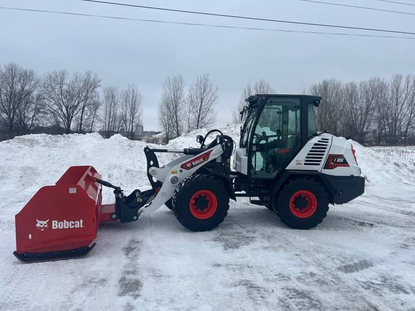 L85 Bobcat Compact Payloader 1