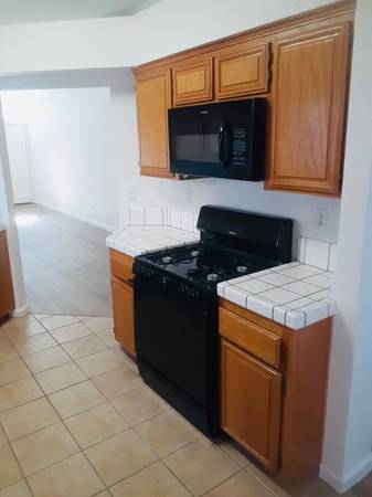 $2,550 / 3br - HOME FOR RENT IN ELK GROVE 3br,2ba $2,55063844740153091123