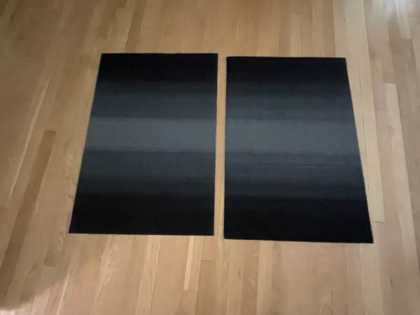 2-Chilewich Matching 2' x 3' Rugs - $50 for the Pair 1
