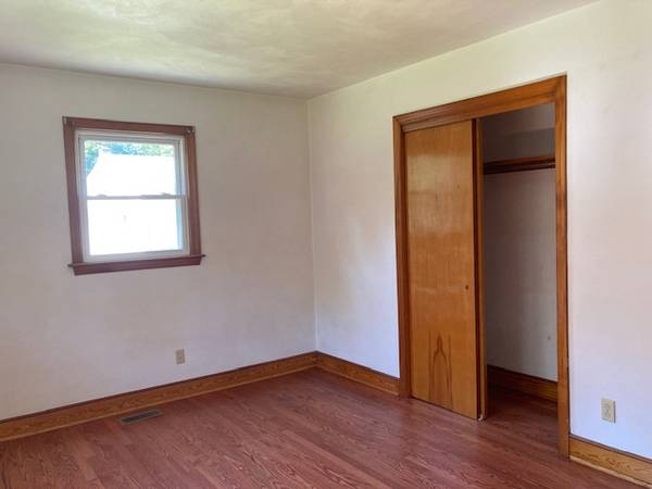 $1,800 / 3br - 2500ft2 - Peaks of Otter (Bedford)63851971108739123
