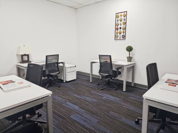 Touchdown → WORK → take-off | coworking desks 1