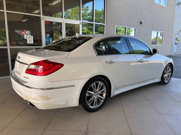 2012 HYUNDAI GENESIS - $4,500 (Rock hill)63617435201411122