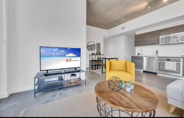 $3,200 / 2br - 791ft2 - Open Floorplan Downtown 2bd in High-Energy Building! (Centro- Downtown)64001848341506122