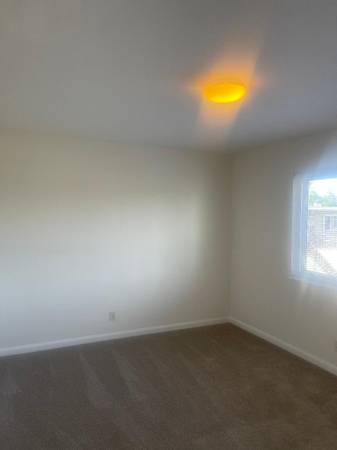 $2,350 / 2br - 939ft2 - Nice Apartment Upstairs (hayward / castro valley)63657946996995123