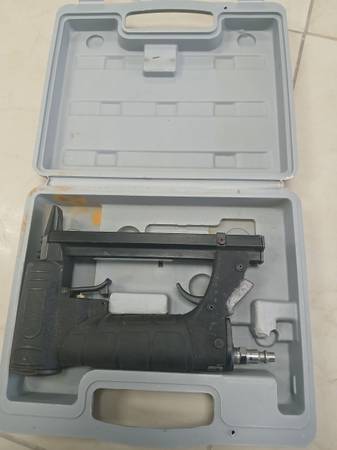 Merit PRO model 7116 22 gauge  1/4"-5/8" item No. 02200, Short Nose Air Staple G 1