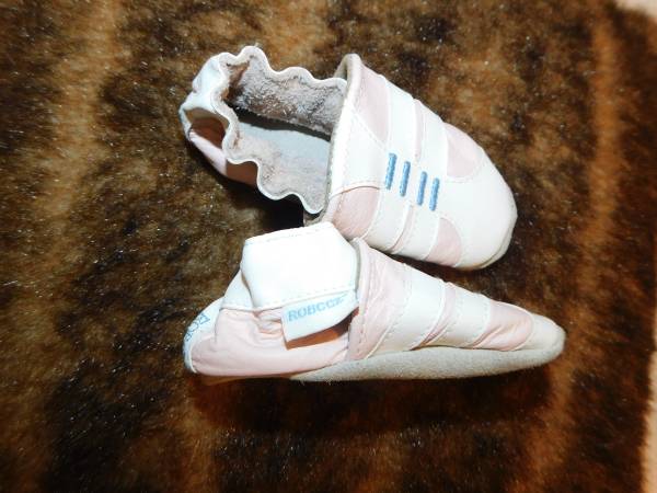 Robeez Girls Pink & White Shoes 0-6 Months Soft Sole Shoes 1