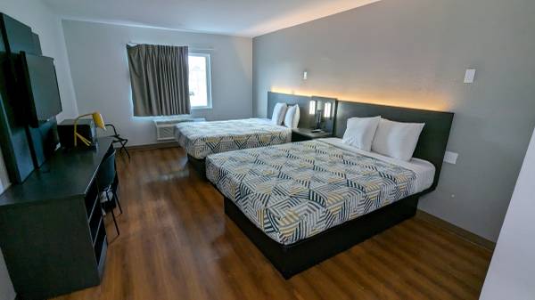 Weekly Extended Stays Free Premium Cable 1