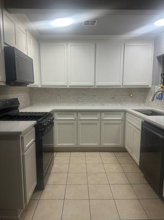 $2,200 / 2br - 2BR/1BA House for Rent – Huge Yard, Pet Friendly (Modesto)63763025975811120