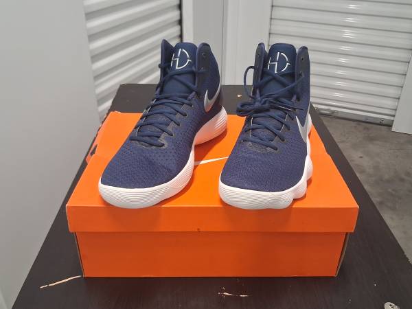 Size 13.5 Nike Hyperdunk 1