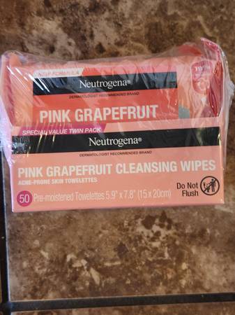 Brand New Package of Neutrogena Pink Grapefruit Cleansing Wipes for Acne 50 coun 1