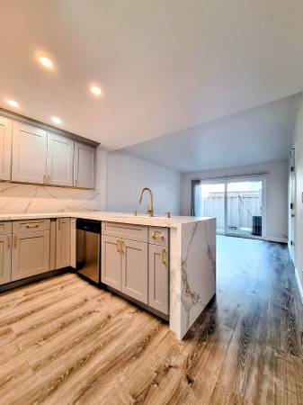 $5,145 / 3br - 1953ft2 - Remodeled 3bd Townhouse w/Attached Garage @ 1857 Los Encantos Ct (los gatos)63940543102083122
