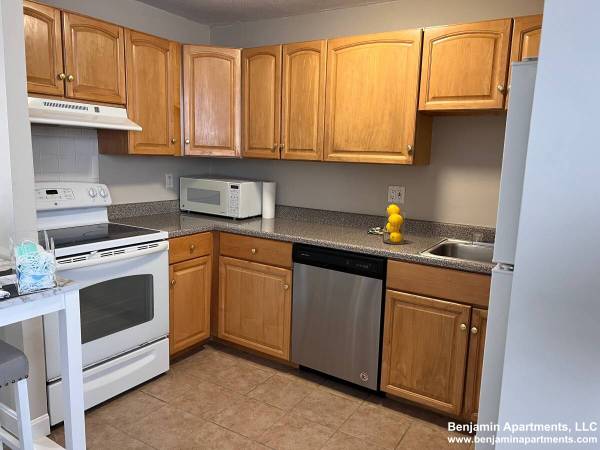 $2,195 / 1br - **NO FEE ** Belmont 1 bed. with Heat HW included. Cat ok.63996690115587123