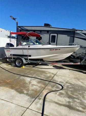 17ft Boston Whaler Dauntless/yamaha 115hp/galvanized traier 1