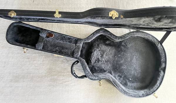 Gibson Hard Case - $150 (Fairfax VA)63471014016385123