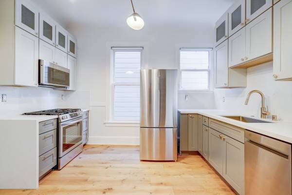 Beautiful 1 Bedroom available! 1