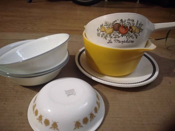 Vintage pyrex and corning 1