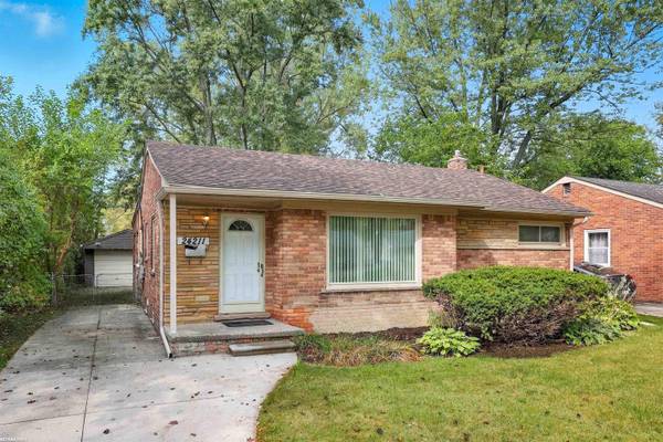 Come home, kick off your shoes Pending in Oak Park. 3 Beds, 1 Baths 1