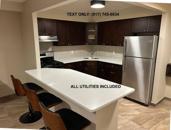 $1,900 / 1100ft2 - FULLY FURNISHED LARGE STUDIO APT with ALL UTILITIES INCLUDED (Ozone Park)63788408574211120