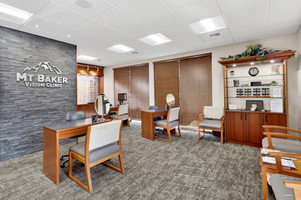 $20,000 / 960ft2 - Sublet Office Suite in Lynden (Lynden)63935321412482121