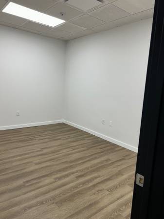 PRIVATE OFFICE SUITE 1