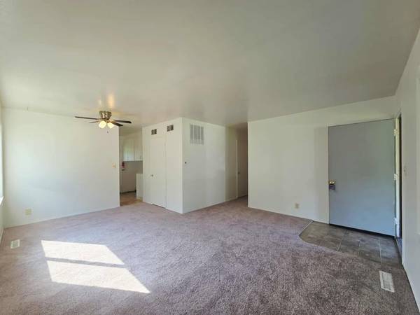 $1,625 / 2br - Cute 2 Bedroom Duplex in Cherry Manor! (1240Da) (Wenatchee)63808971182849124