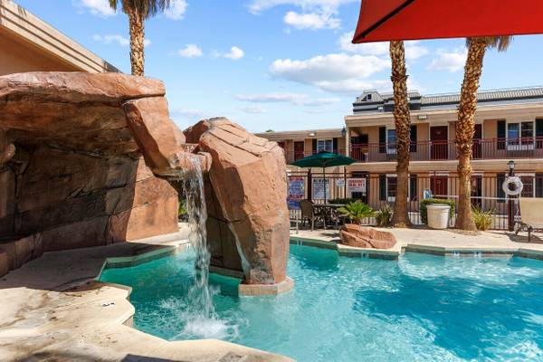 $850 / 325ft2 - TOUR TODAY!! ALL STUDIO PROPERTY!! MOVE IN SPECIAL!! CALL TODAY!! (4350 S Paradise Rd, Las Vegas, NV)63859612521473120