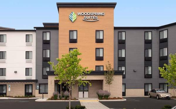 $2,044 / 1br - Budget-Friendly Monthly Rates - No Lease, No Commitment! (15637 W Valley Hwy, Tukwila, WA)63799858633987121