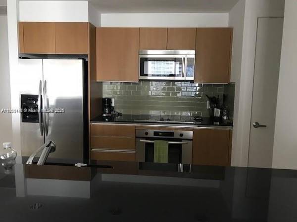$3,300 / 1br - 843ft2 - Spectacular 1bd Corner Unit in 1060 Brickell Condo (Miami)64049278179971122