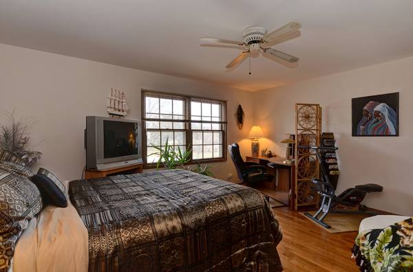 $1,100 / 1br - Naperville-Lisle shared furnished home (Naperville/Lisle)63898732942211121
